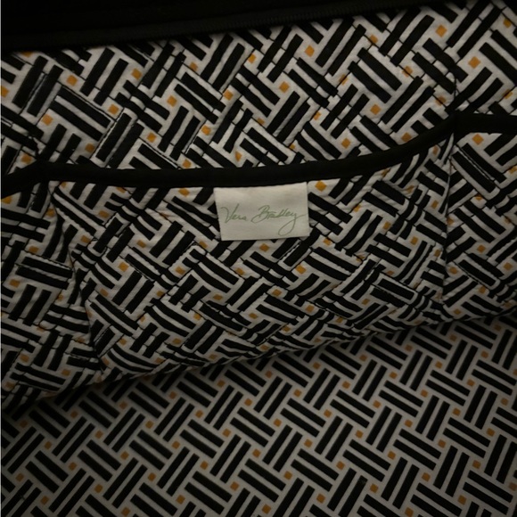 Vera Bradley Weekender - Picture 4 of 8
